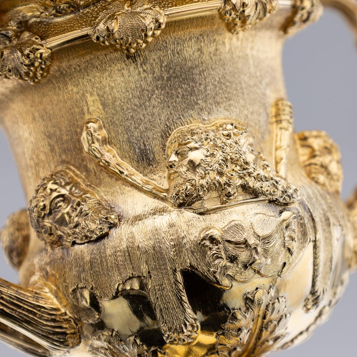 Coppia di vasi Warwick in argento massiccio dorato del XX secolo, Asprey c.C. in vendita 8