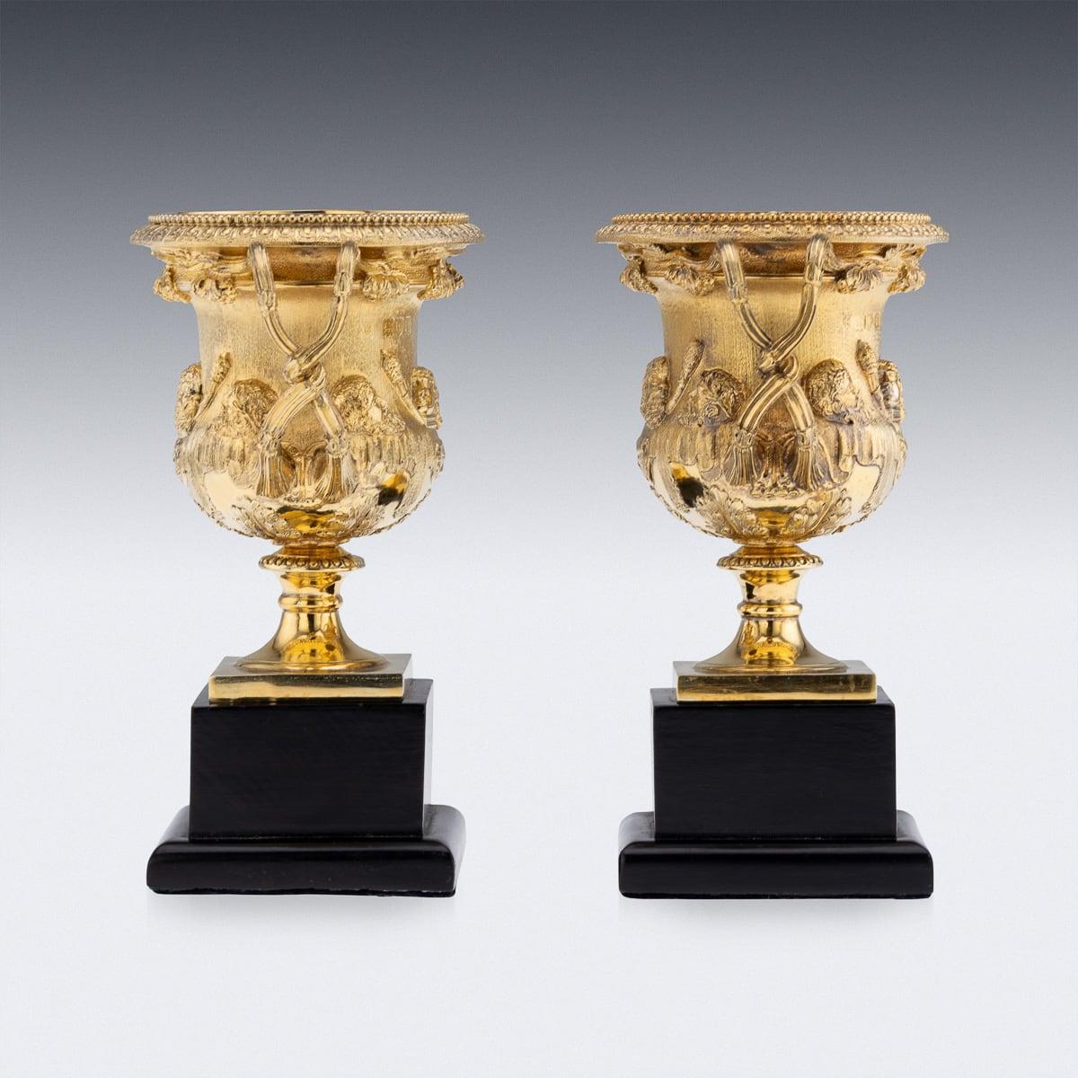 Britannico Coppia di vasi Warwick in argento massiccio dorato del XX secolo, Asprey c.C. in vendita