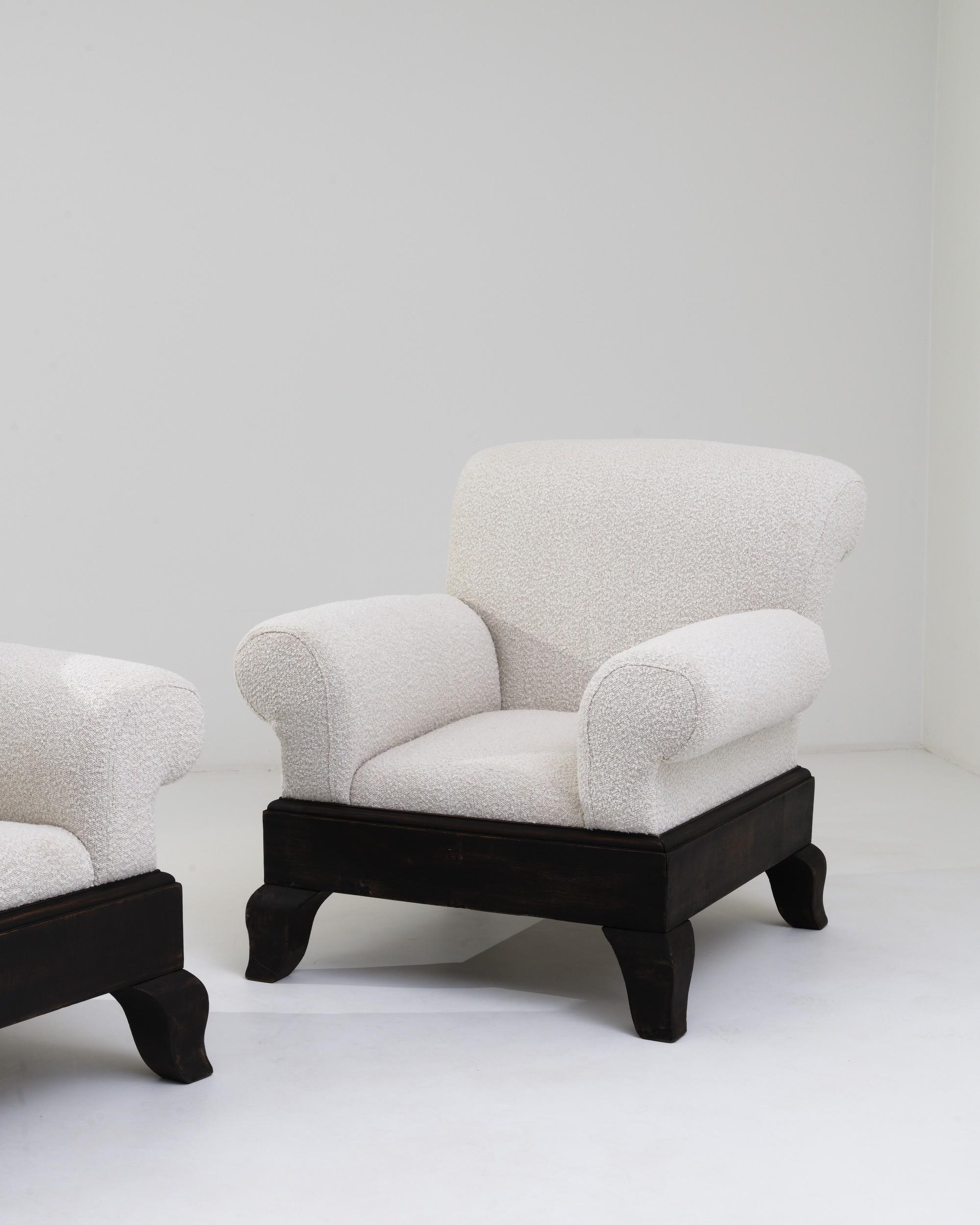 20th Century British Wooden Upholstered Armchairs, a Pair  For Sale 5