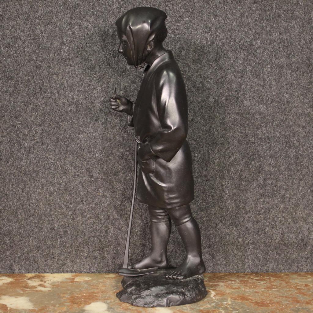 fumeur de pipe en bronze antique japonais du 20e siècle, 1970 en vente 1