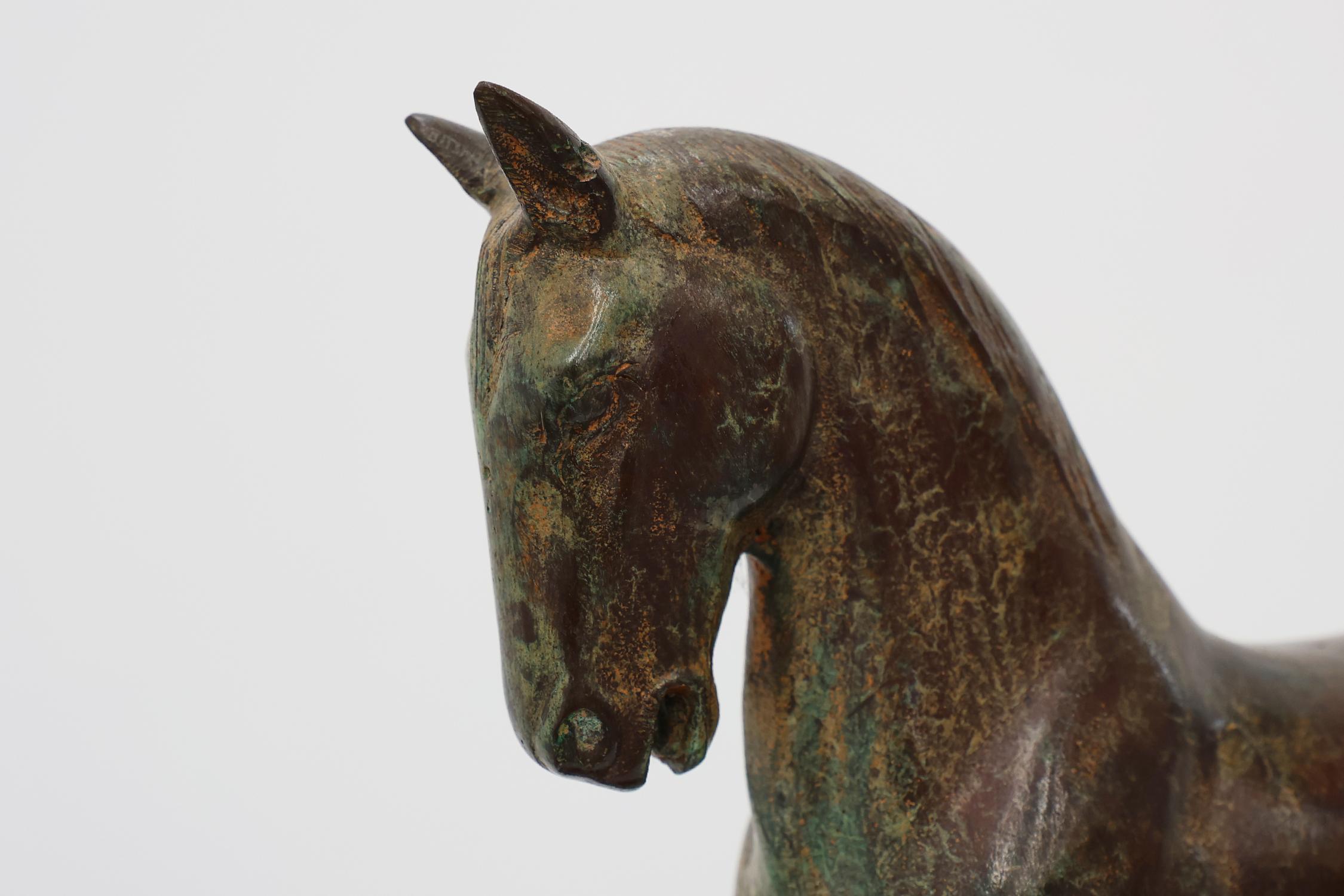 Metà XX secolo 20° secolo Scultura di cavallo in bronzo su base di legno, Francia ca. 1960