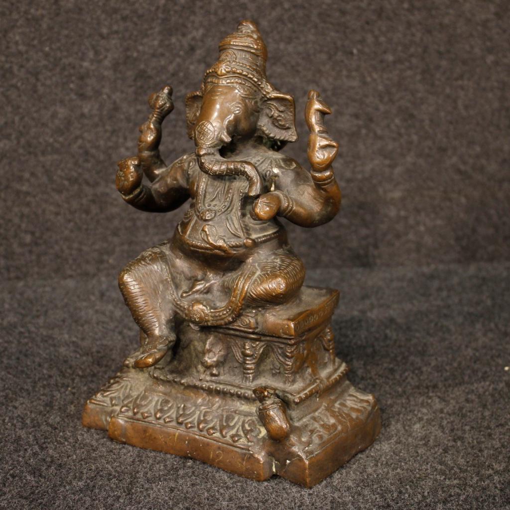 Sculpture de Divinité indienne en bronze du 20ème siècle, 1950 en vente 4