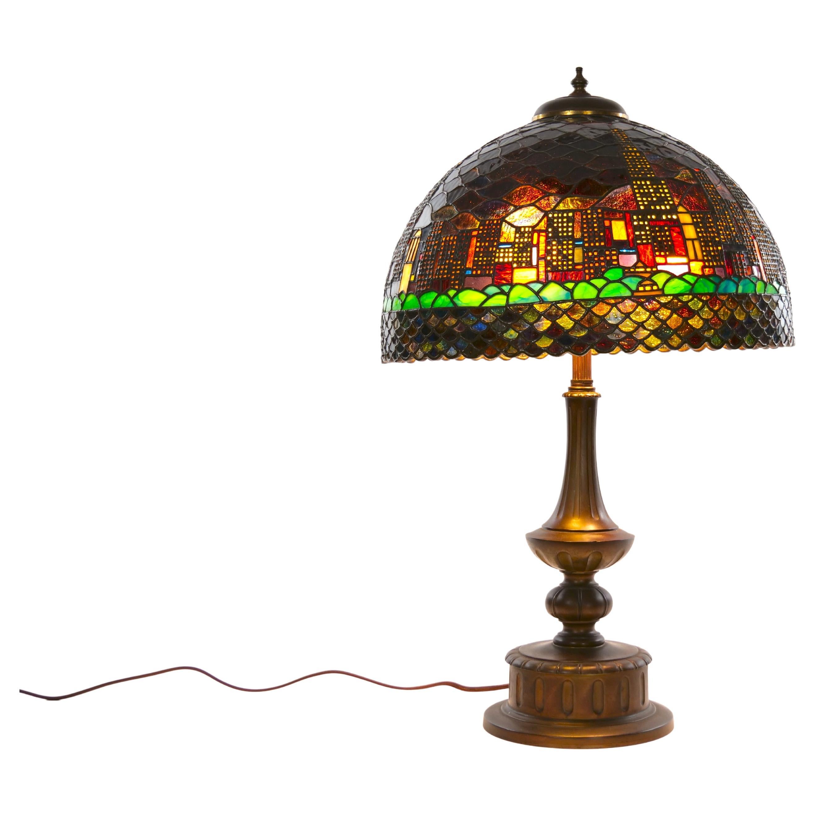 Lampe de table en bronze et verre plombé du 20e siècle en vente 8