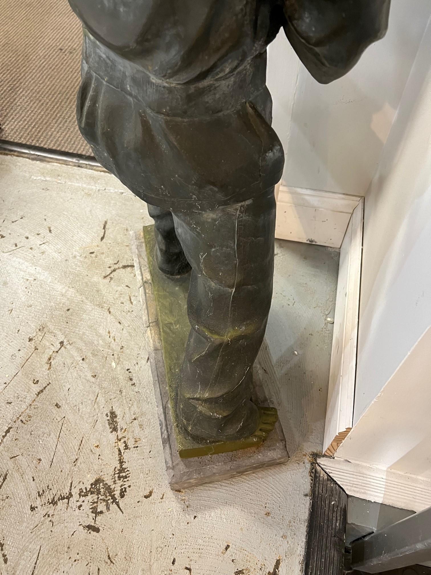 Bronze-Marmorstatue eines Martial Arts-Kinds oder eines Karat-Kinds mit Marmorsockel, 20. Jahrhundert   im Angebot 7