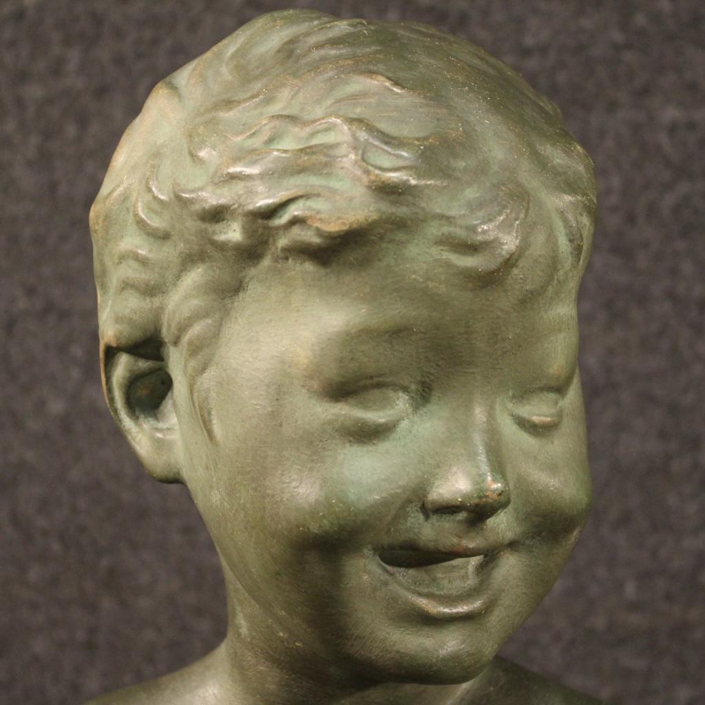 sculpture en bronze peinte en terre cuite d'un enfant italien du 20e siècle, années 1920 Bon état - En vente à Vicoforte, Piedmont