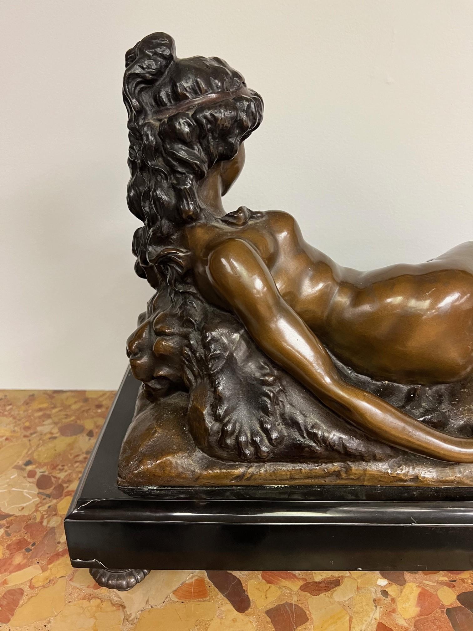 Baccante nudo reclinato in bronzo del XX secolo firmato SHABTAI, base in marmo in vendita 7