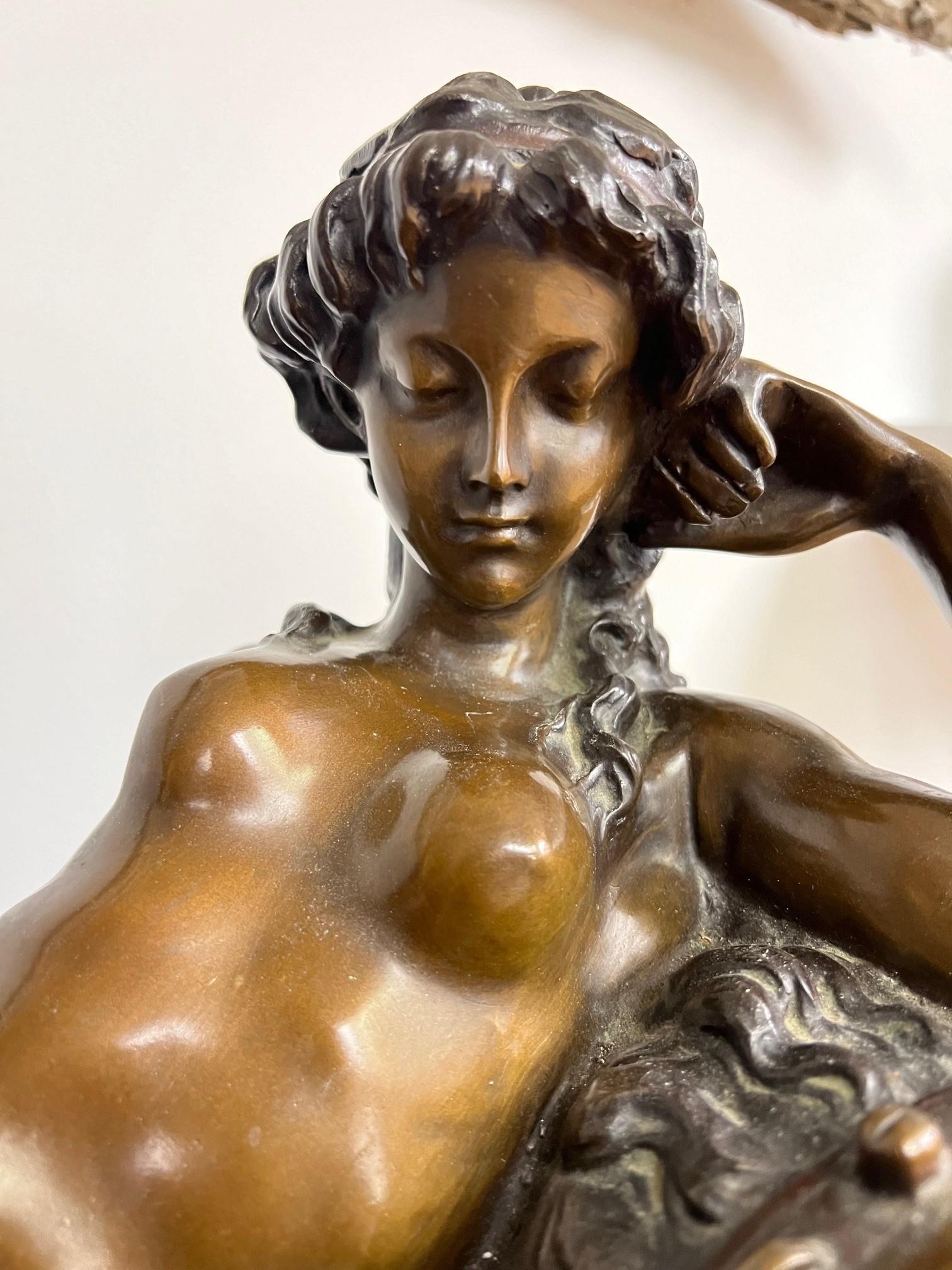 Baccante nudo reclinato in bronzo del XX secolo firmato SHABTAI, base in marmo in vendita 2