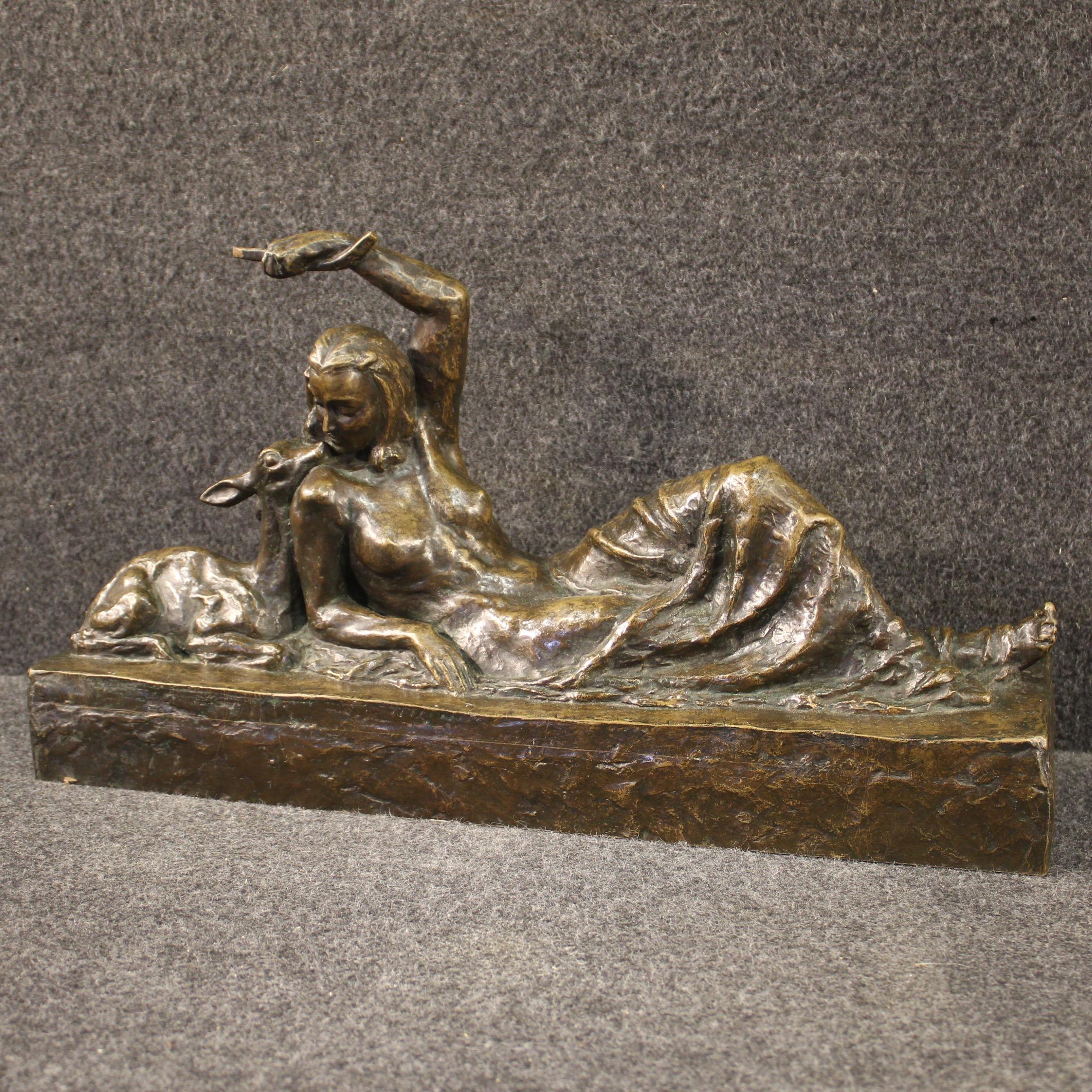 Européen Sculpture russe d'une femme nue en bronze du 20ème siècle signée, 1920
