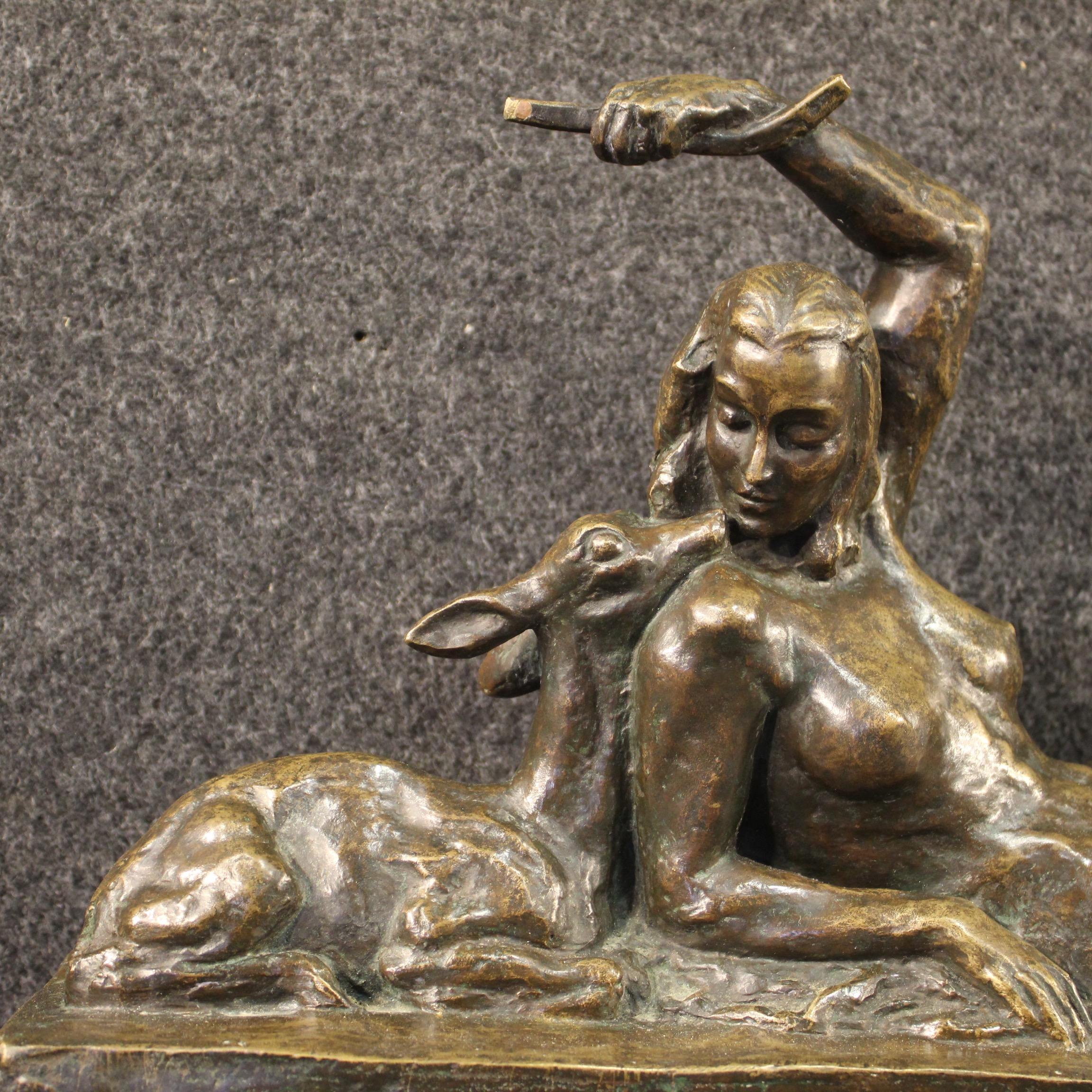 Sculpture russe d'une femme nue en bronze du 20ème siècle signée, 1920 2