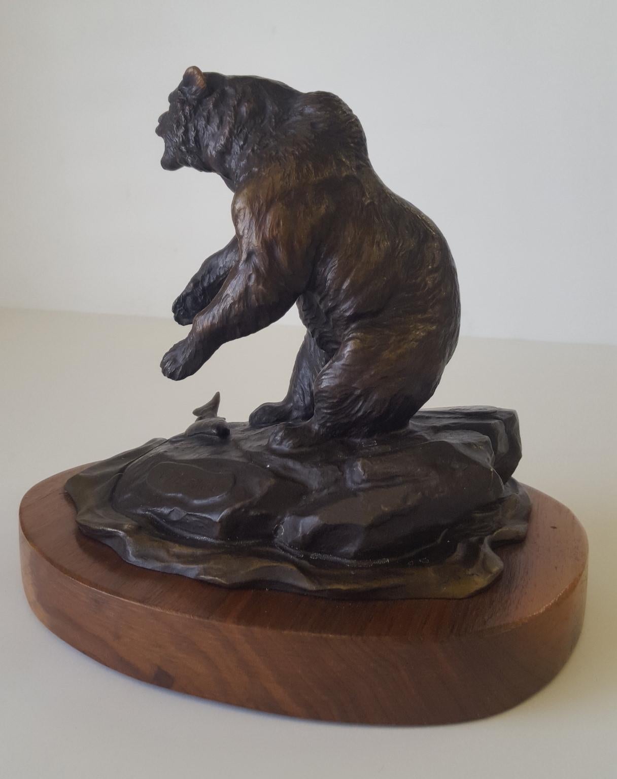 grizzly bear bronze sculpture