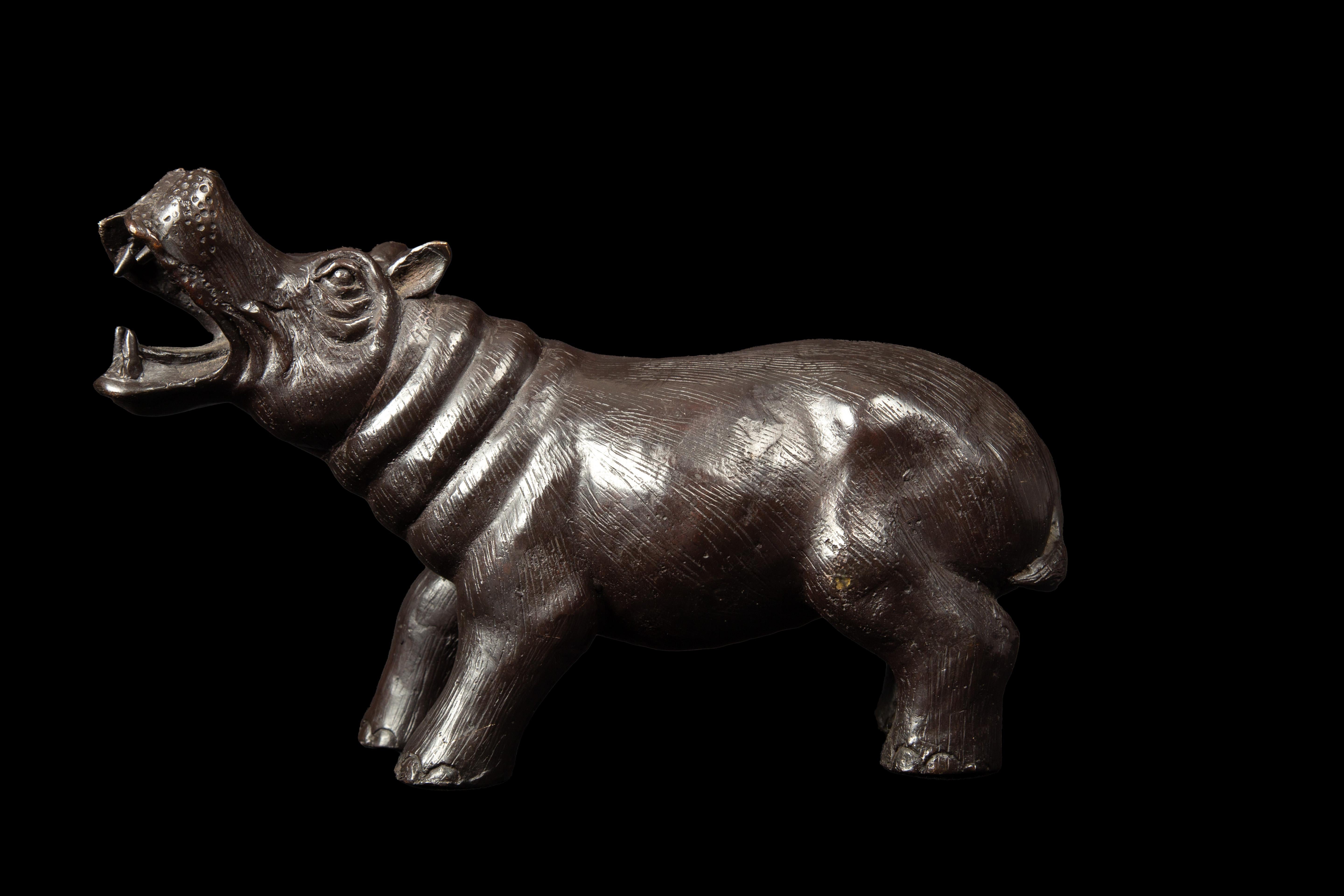 20th Century Bronze Sculpture of a Opened Mouth Hippopotamus In Excellent Condition For Sale In New York, NY