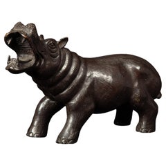 Sculpture en bronze du 20ème siècle d'un Hippopotamus à la bouche ouverte