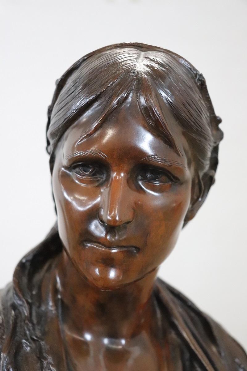 Scultura in bronzo del XX secolo firmata, Busto di giovane donna in vendita 2