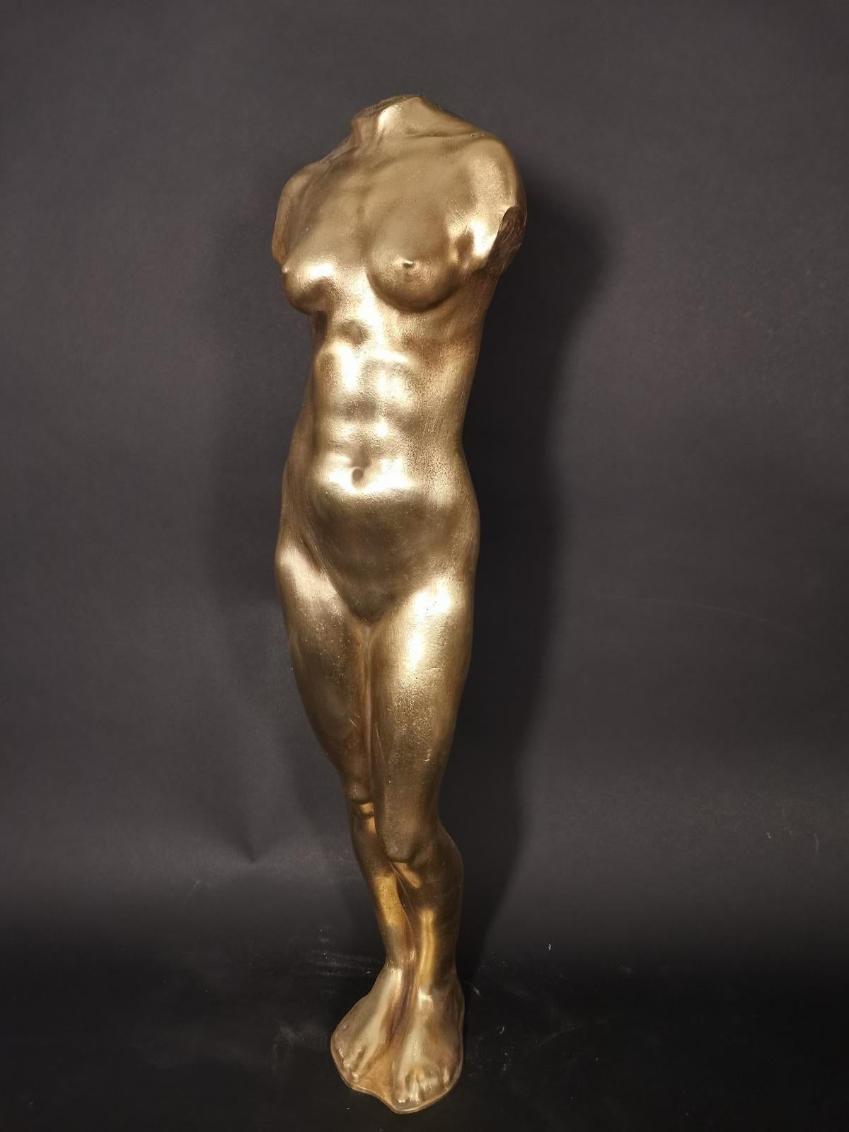 20th century bronze torso-
Signed by the Codina Madrid brothers.
Measurements: 72 cm high
Good condition.