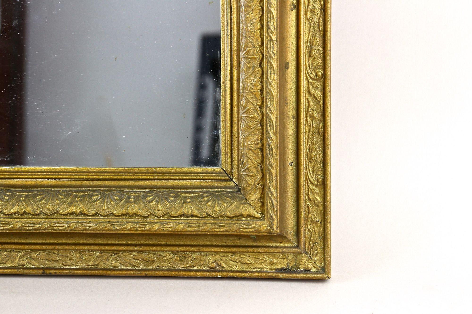 20ième siècle Miroir Art nouveau du 20e siècle en bronze et doré, Autriche, vers 1900 en vente