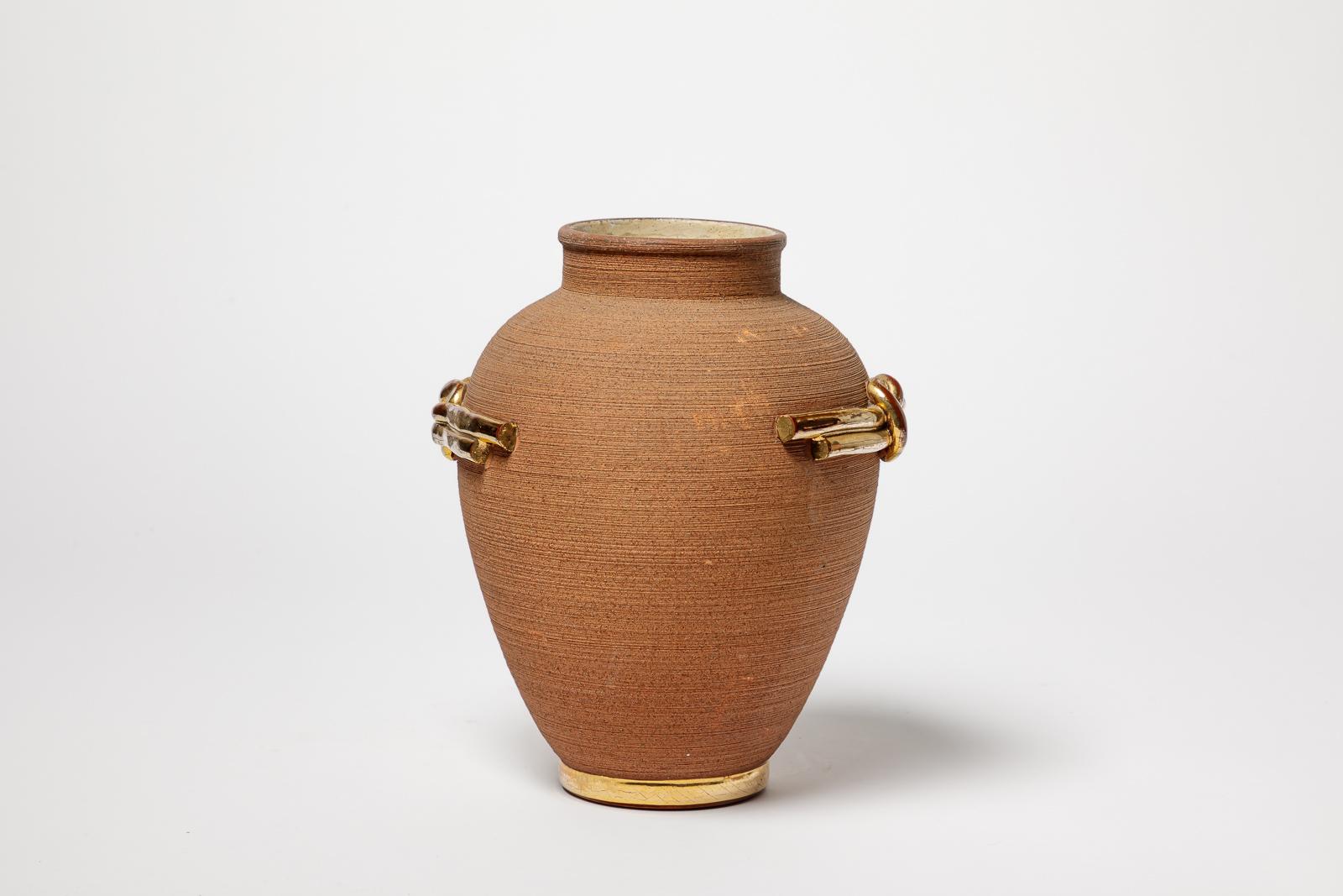 Francese Vaso in ceramica art déco francese marrone e oro del XX secolo, circa 1940 26 cm in vendita