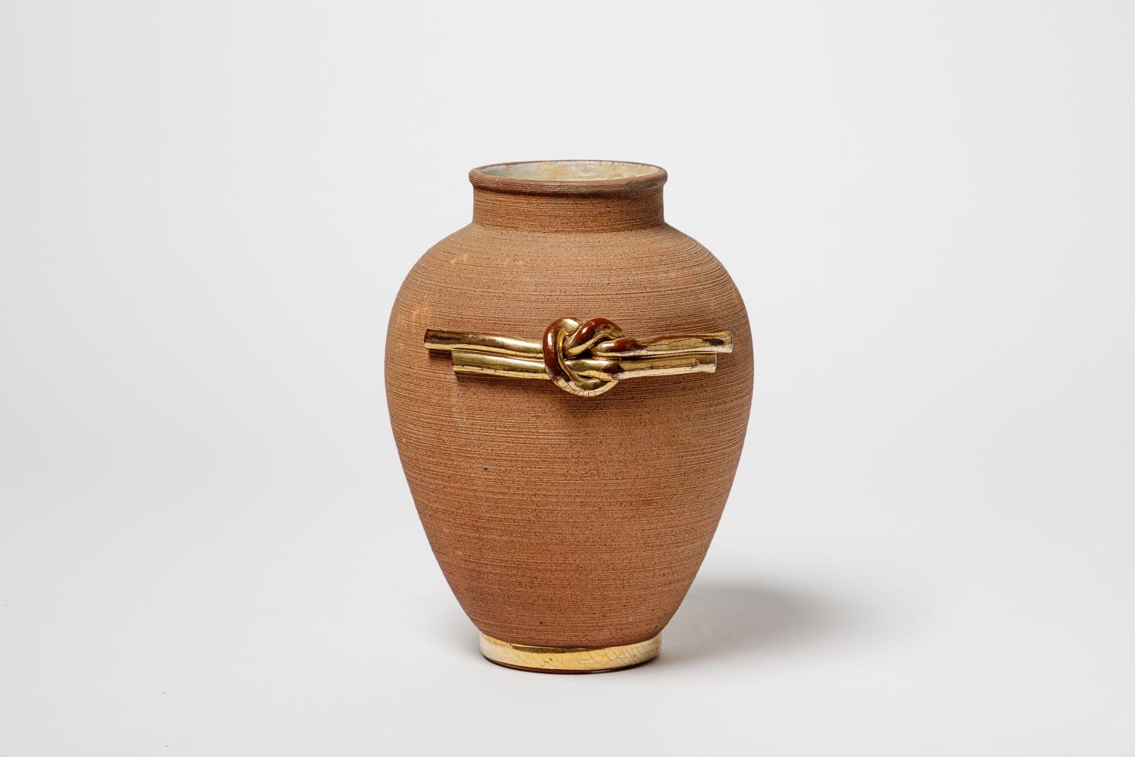 Vaso in ceramica art déco francese marrone e oro del XX secolo, circa 1940 26 cm In condizioni ottime in vendita a Neuilly-en- sancerre, FR