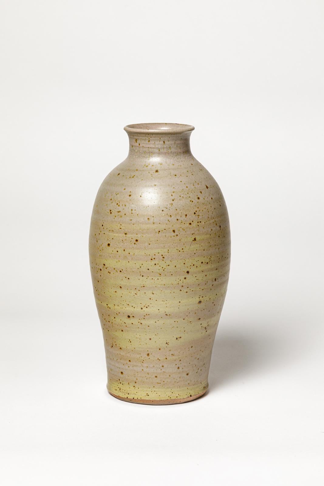 Denis Goudenhooft

Grand vase en céramique en grès design du 20e siècle 

Condition originale parfaite.

Signé sous la base

Hauteur 30 cm
Grand 14 cm
