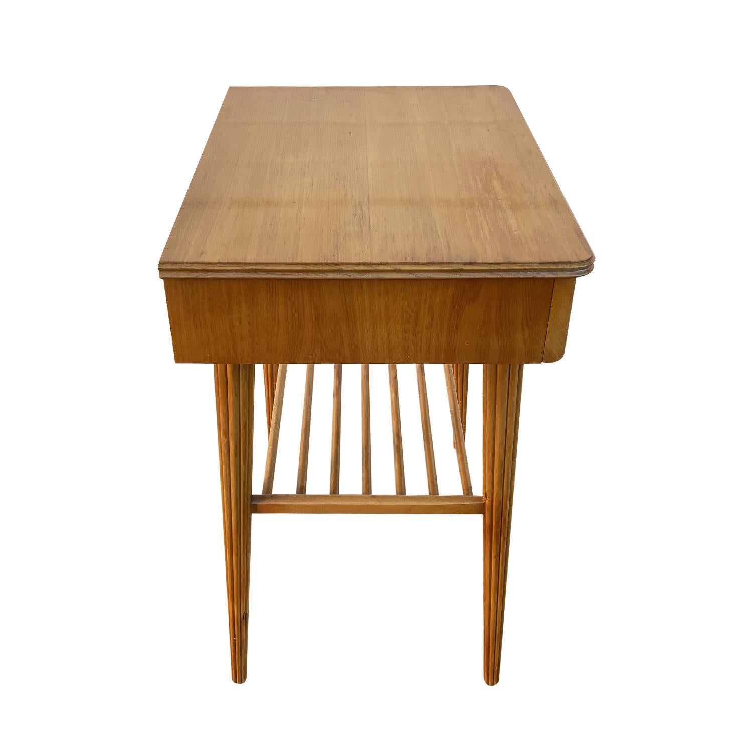 Paire de tables de nuit en bois de bouleau du Danemark du 20e siècle - Tables de chevet en laiton vintage en vente 3