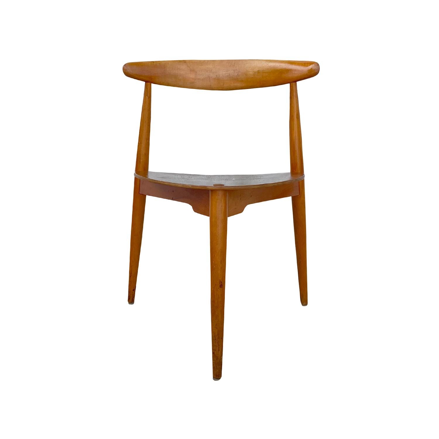 Dänischer Satz von drei Vintage-Beistellstühlen aus Teakholz von Hans J. Wegner, 20. Jahrhundert im Angebot 6