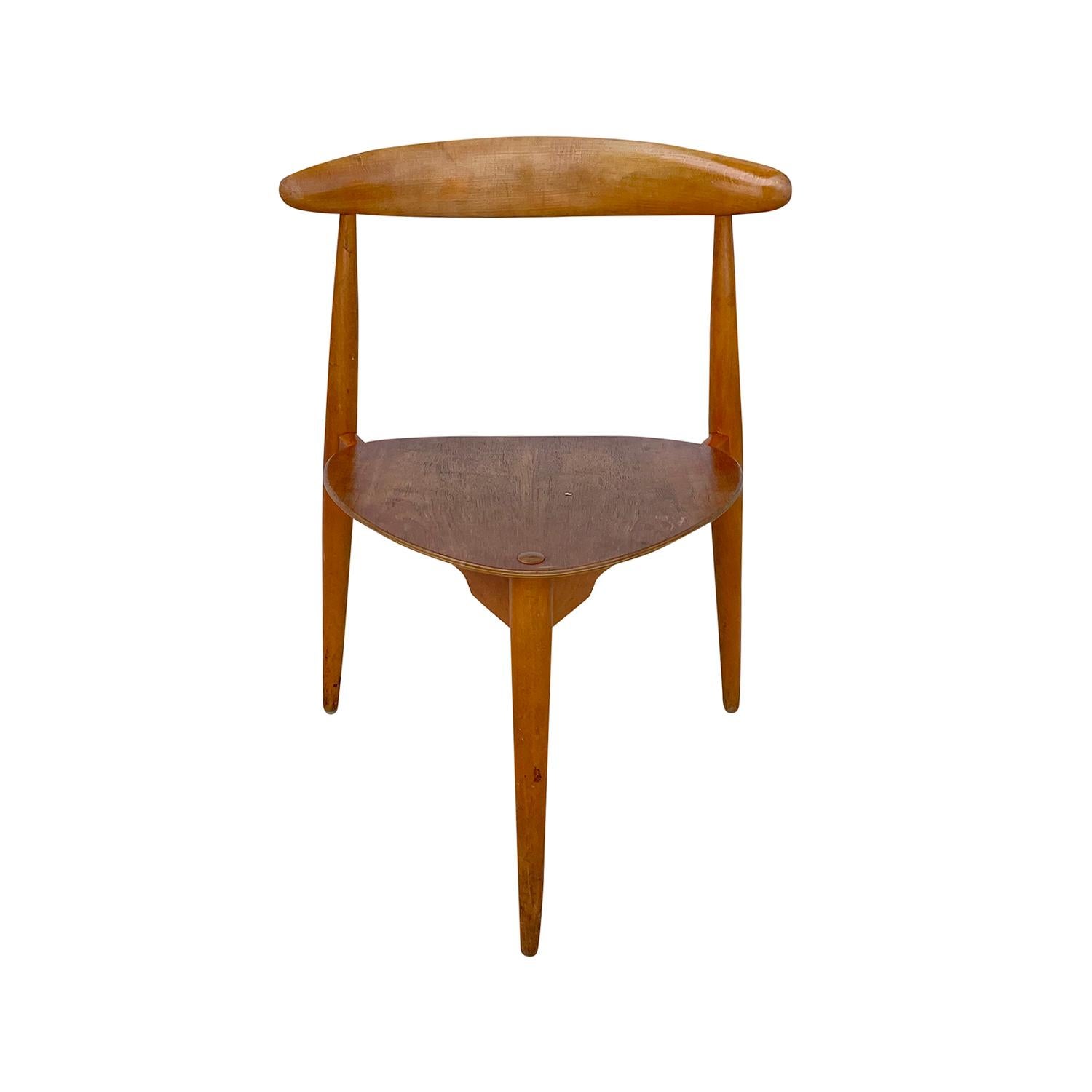 20e siècle Danemark Ensemble de trois chaises d'appoint en teck par Hans J. Wegner en vente 4