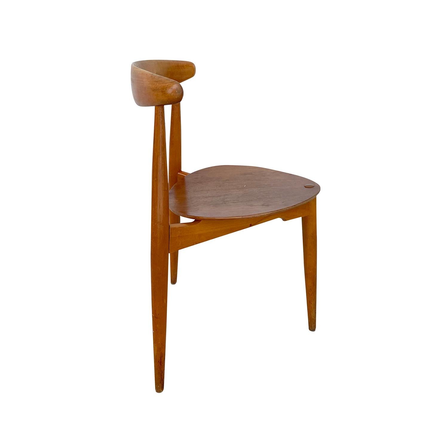 20e siècle Danemark Ensemble de trois chaises d'appoint en teck par Hans J. Wegner en vente 5