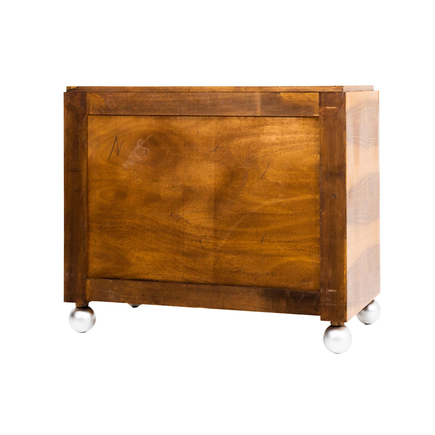 20th Century Brown French Art Deco Commode, Veneered Walnut Chest of Drawers In Good Condition In West Palm Beach, FL
