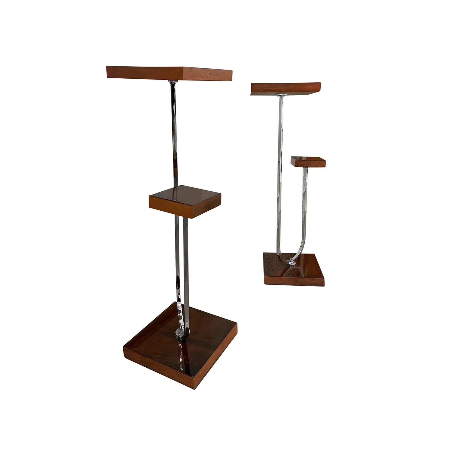 Hand-Carved 20th Century Italian Art Deco Pair of Small Mahogany Pedestals, Side Tables For Sale