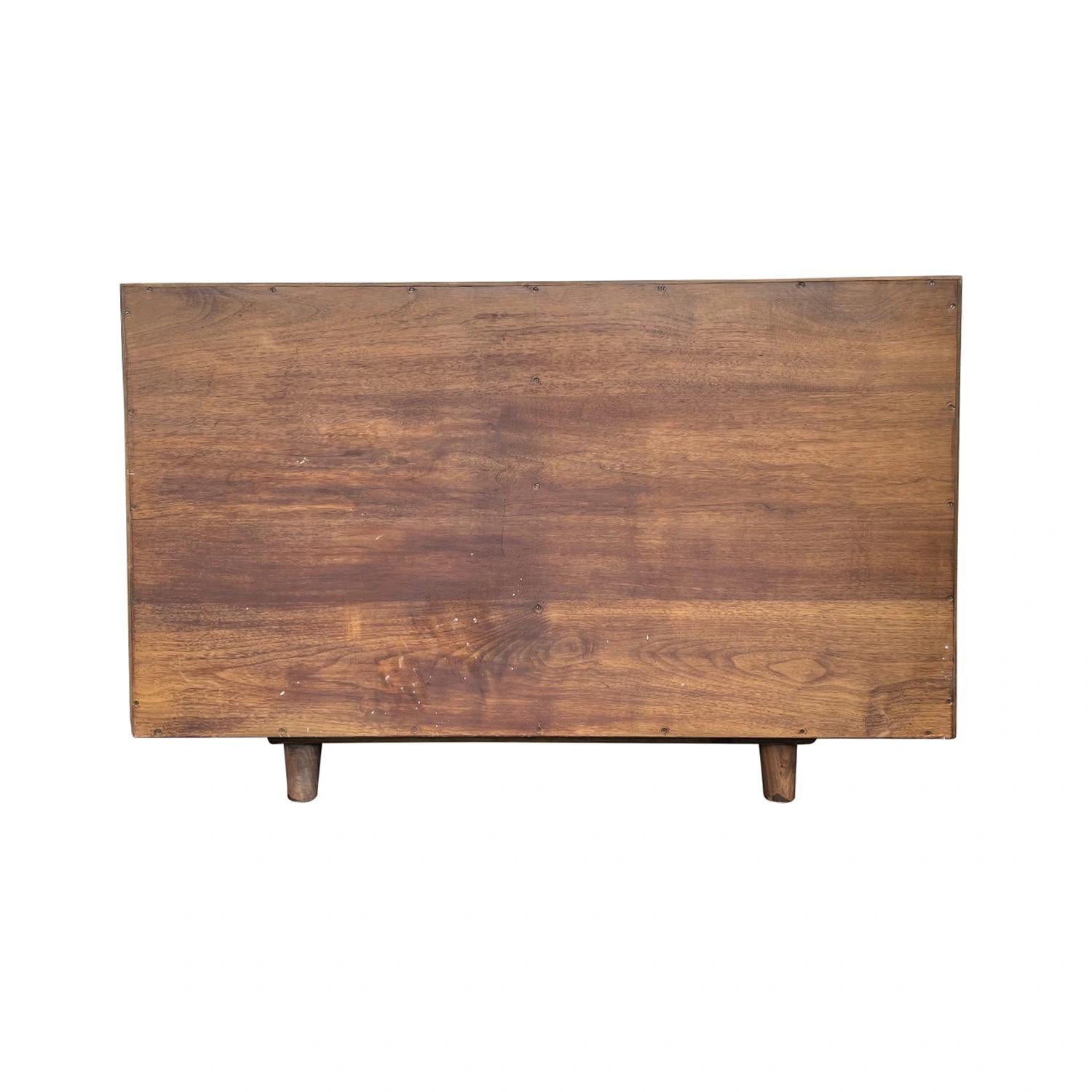 20th Century Brown Italian Walnut M. Singer & Sons Dresser, Cabinet by Gio Ponti For Sale 4