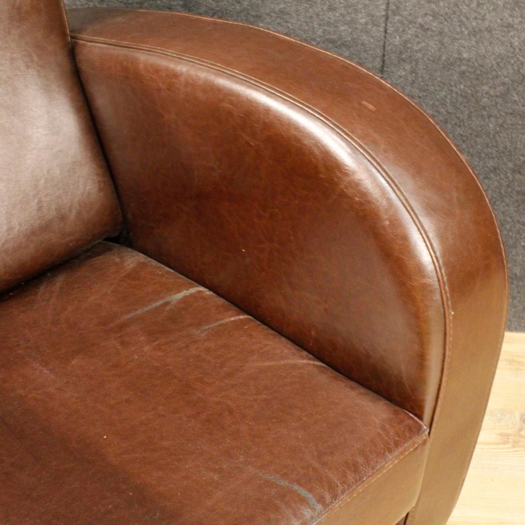 20th Century Brown Leather and Wood English Armchair, 1980 5
