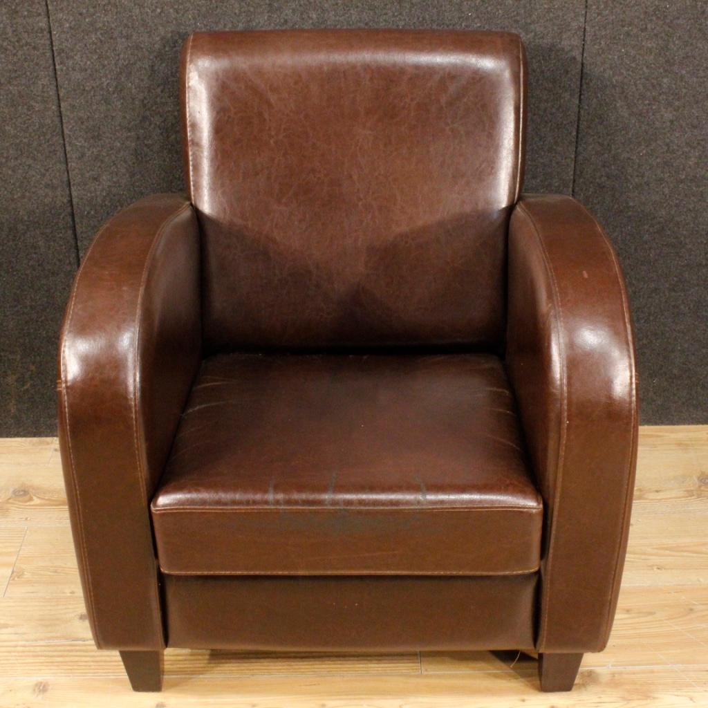 20th Century Brown Leather and Wood English Armchair, 1980 6