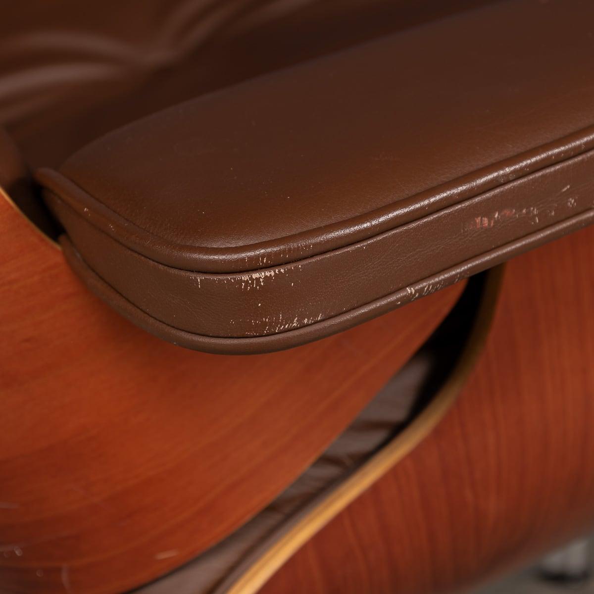 20th Century Brown Leather Eames Lounge Chair By Vitra, Made In The USA c.1990 For Sale 11