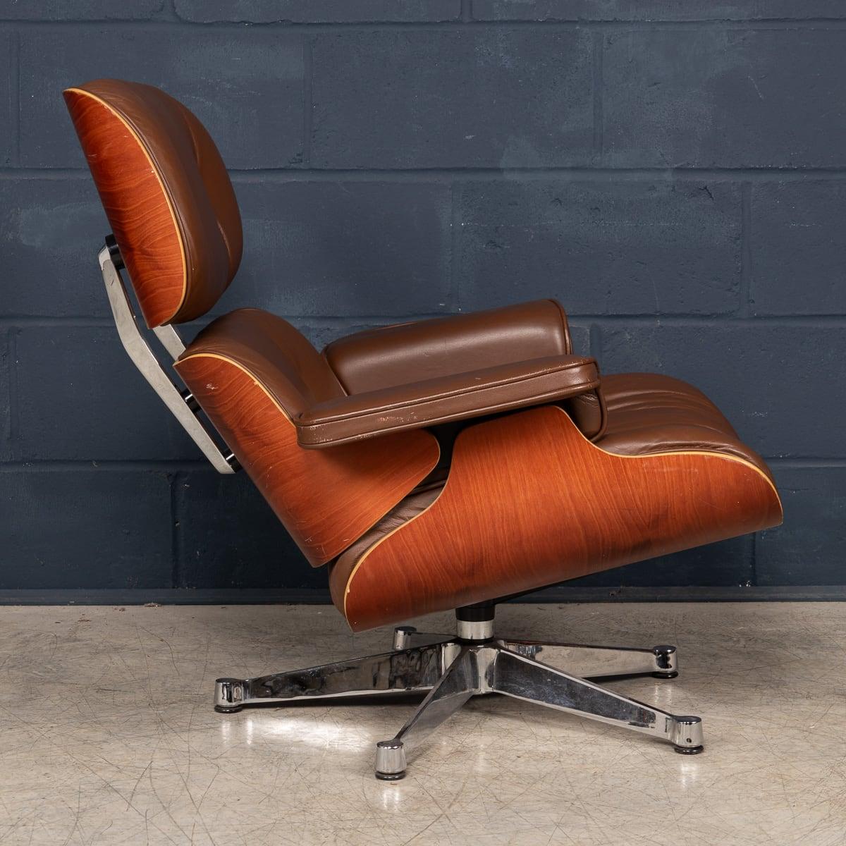 20th Century Brown Leather Eames Lounge Chair By Vitra, Made In The USA c.1990 For Sale 2