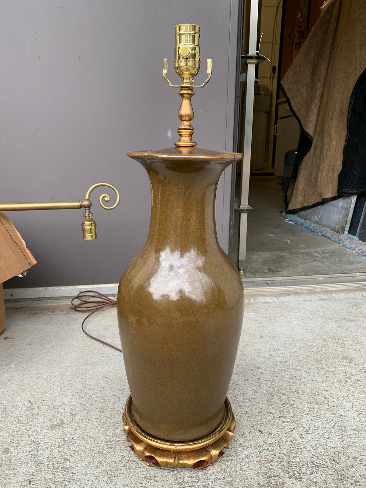 20th Century Brown Pottery Lamp on Giltwood Base In Good Condition In Atlanta, GA