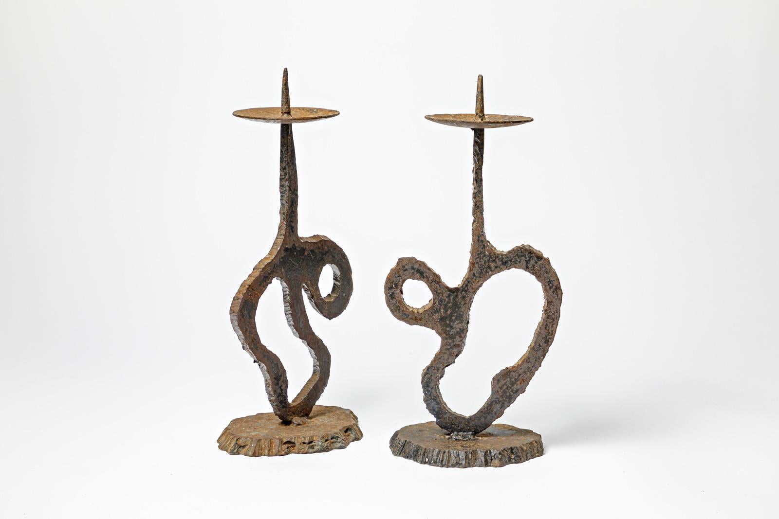 20th century brutalist black metal candlesticks circa 1960 french unique design In Good Condition For Sale In Neuilly-en- sancerre, FR