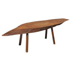 mesa baja o de sofá de madera de diseño brutalista del siglo xx circa 1960 155 cm