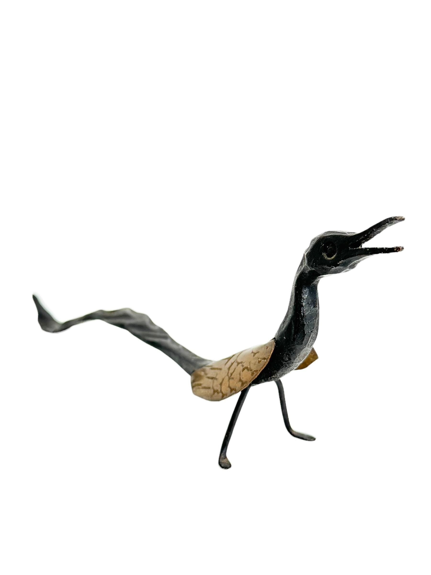 Art Déco Figura in miniatura di pavone brutalista del XX secolo 1950 in ferro, Austria in vendita