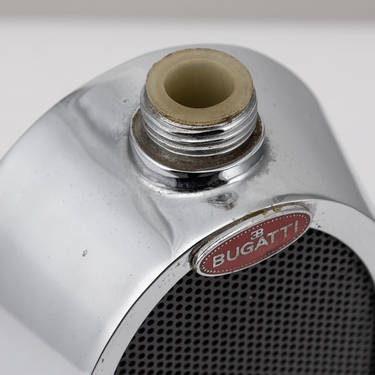 Decantador de rejilla de radiador Bugatti del siglo XX Por Ruddspeed, Inglaterra c.1970 en venta 4