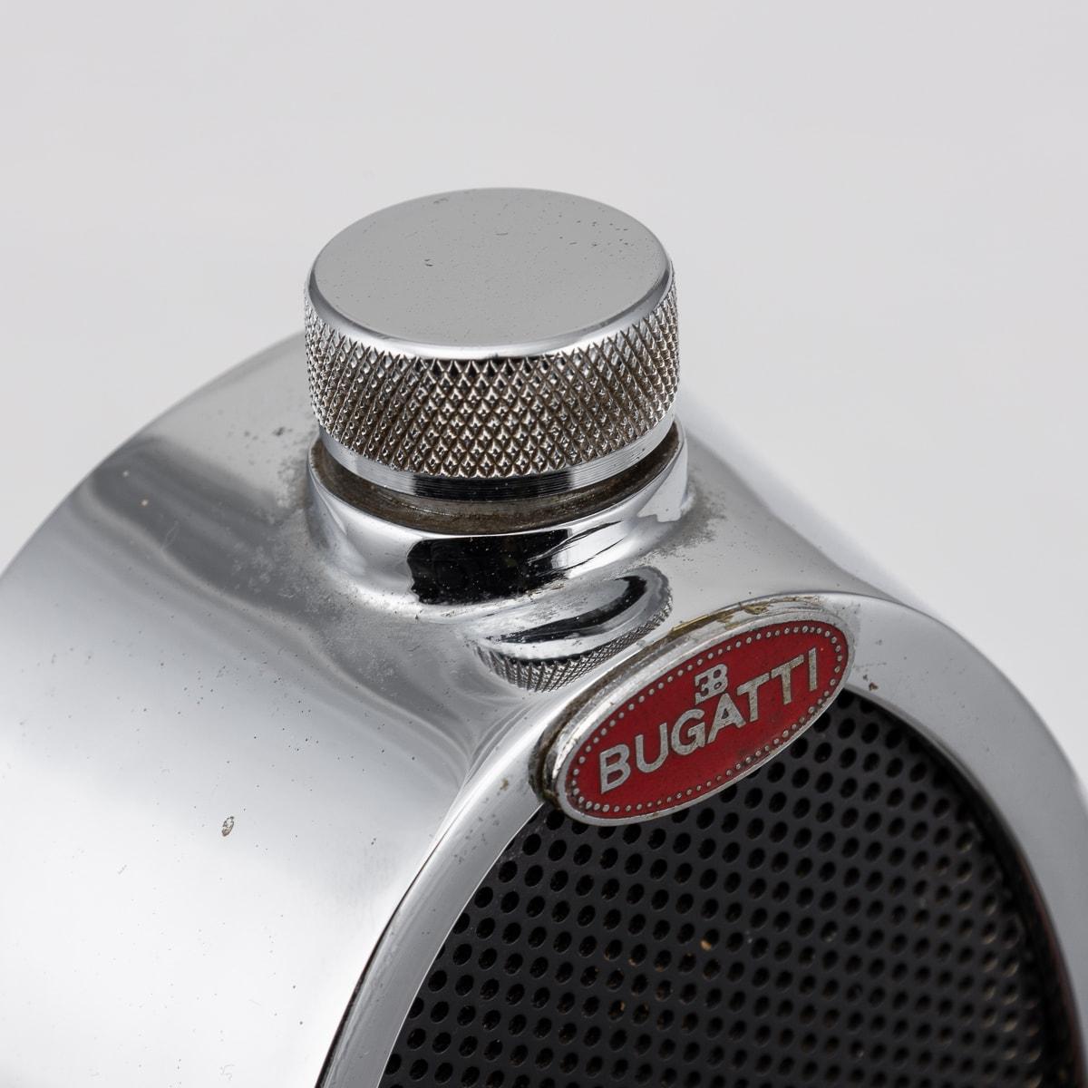 Decantador de rejilla de radiador Bugatti del siglo XX Por Ruddspeed, Inglaterra c.1970 Metal en venta