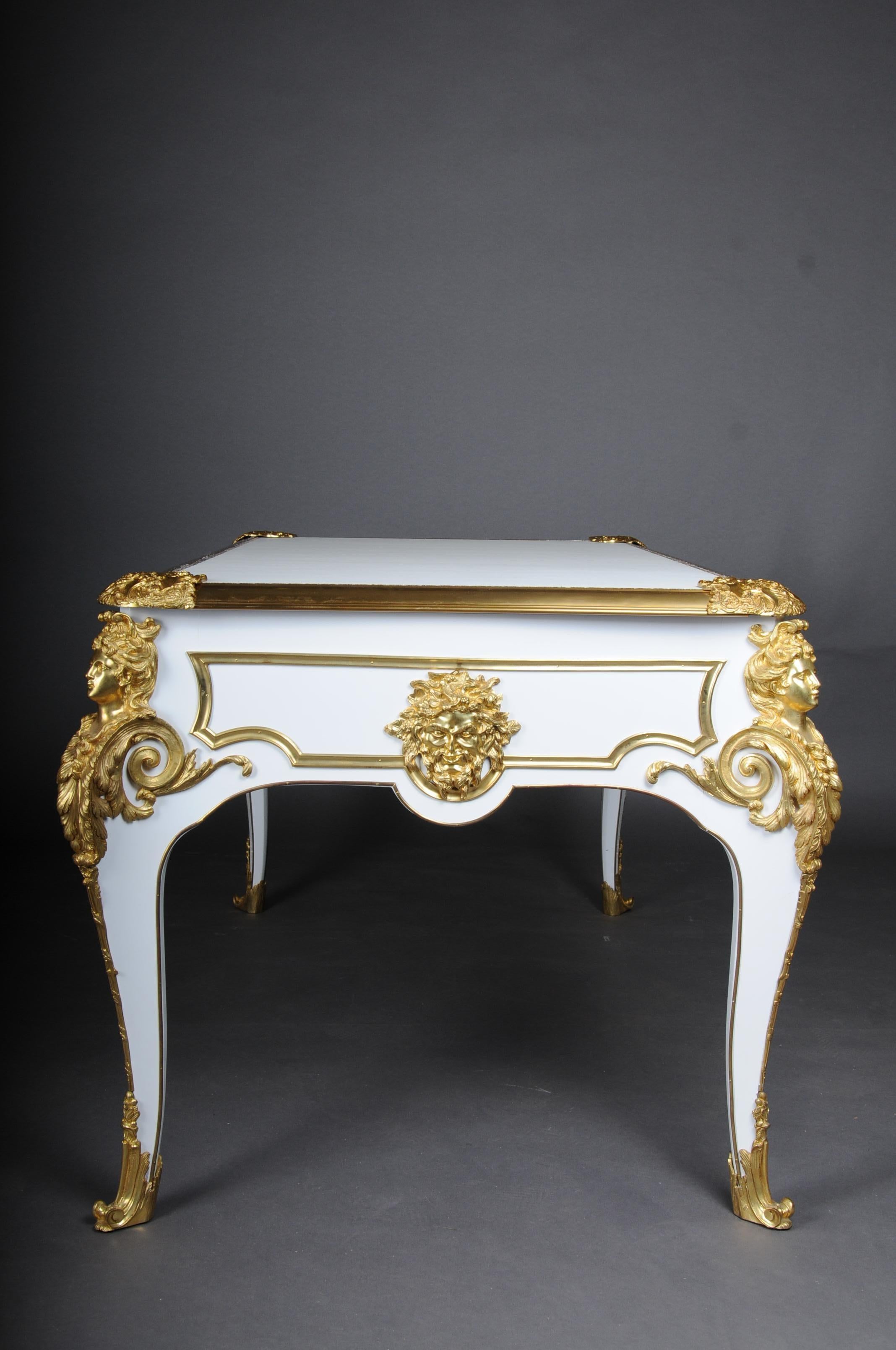 20. Jahrhundert Bureau Plat/Desk hochglänzend weiß mit Gold nach C. Boulle im Angebot 5