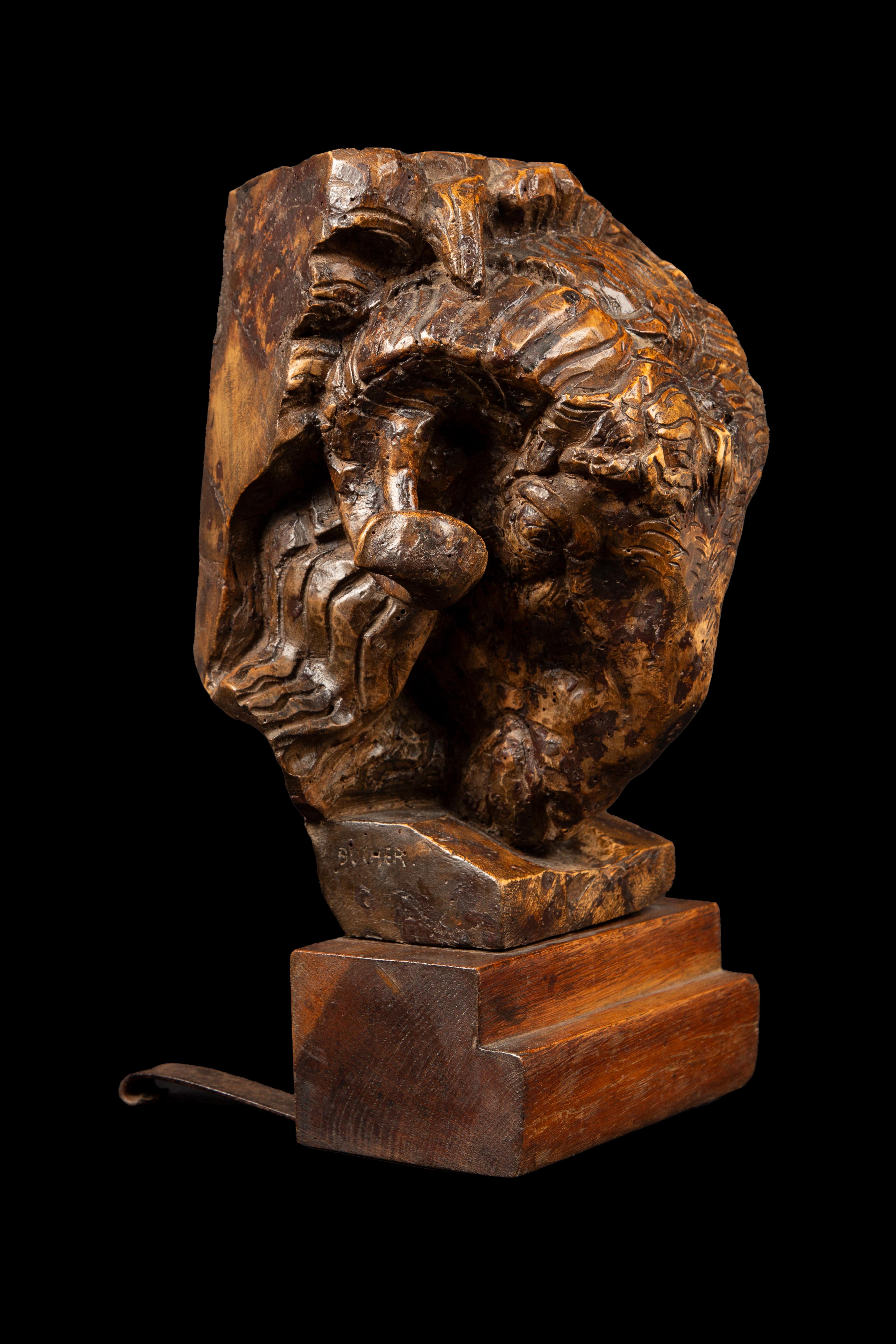 Beaux-Arts Sculpture en bois de ronce du 20e siècle représentant une tête de bélier par Edwin Bucher (1879-1968) en vente