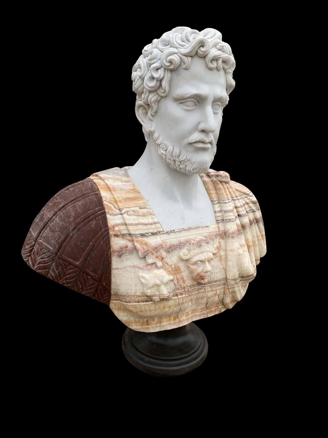 20th Century Bust of Roman Hand Carved in Carrara White and African Onyx Marble In Good Condition For Sale In Southall, GB