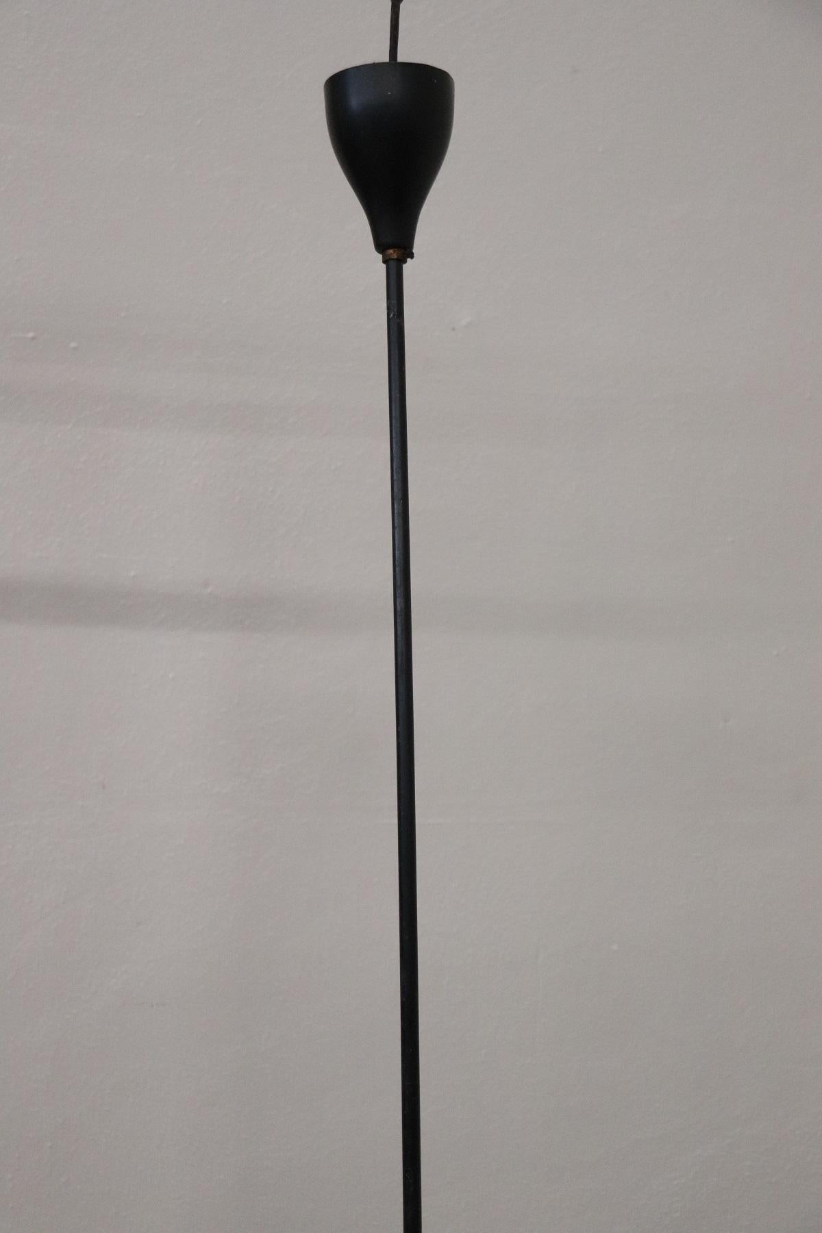 Stilnovo Attributed Enamel and Brass Italian Design Chandelier, 1960s In Good Condition In Casale Monferrato, IT