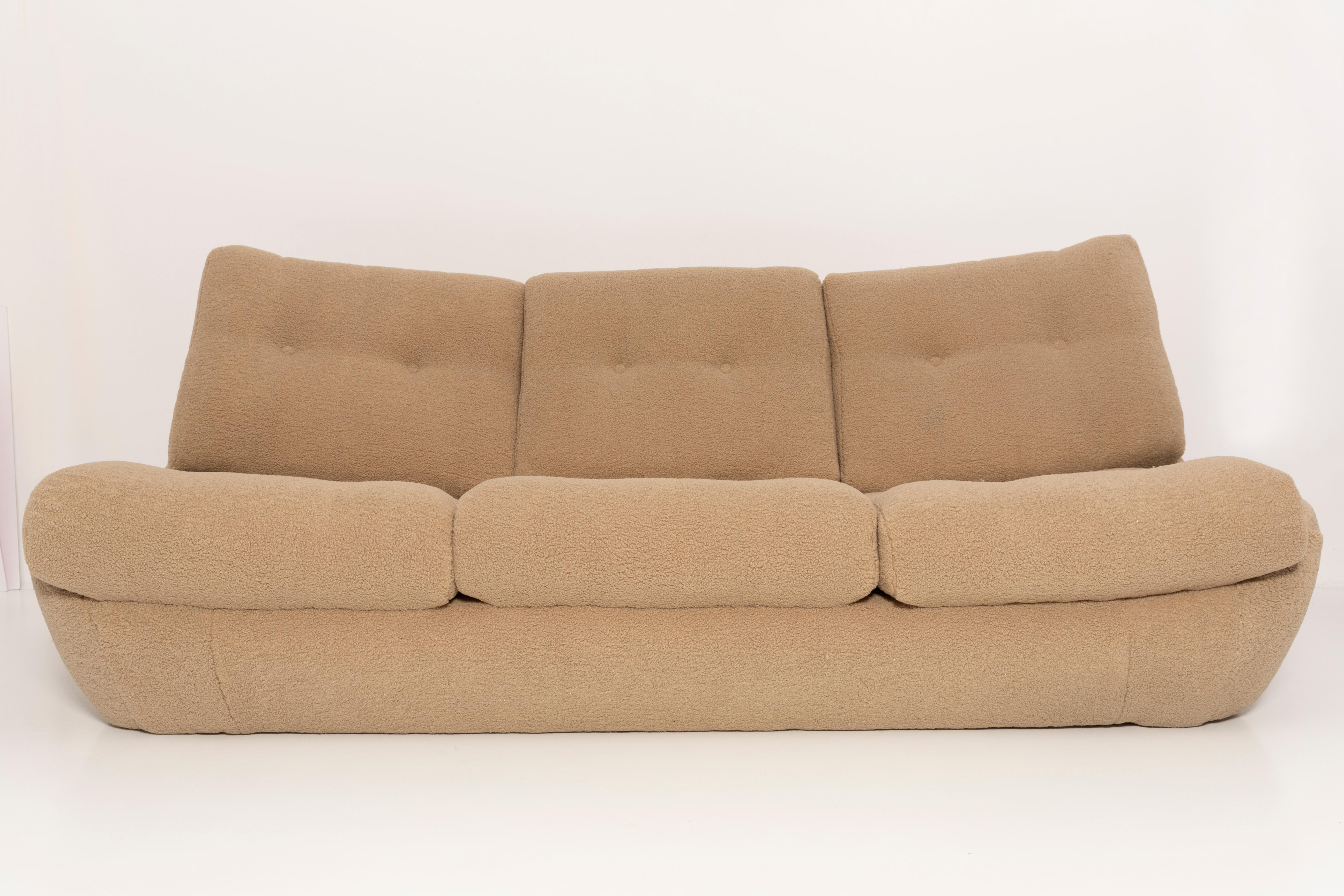 20th Century Camel Boucle Atlantis Sofa, Europe, 1960s For Sale 4