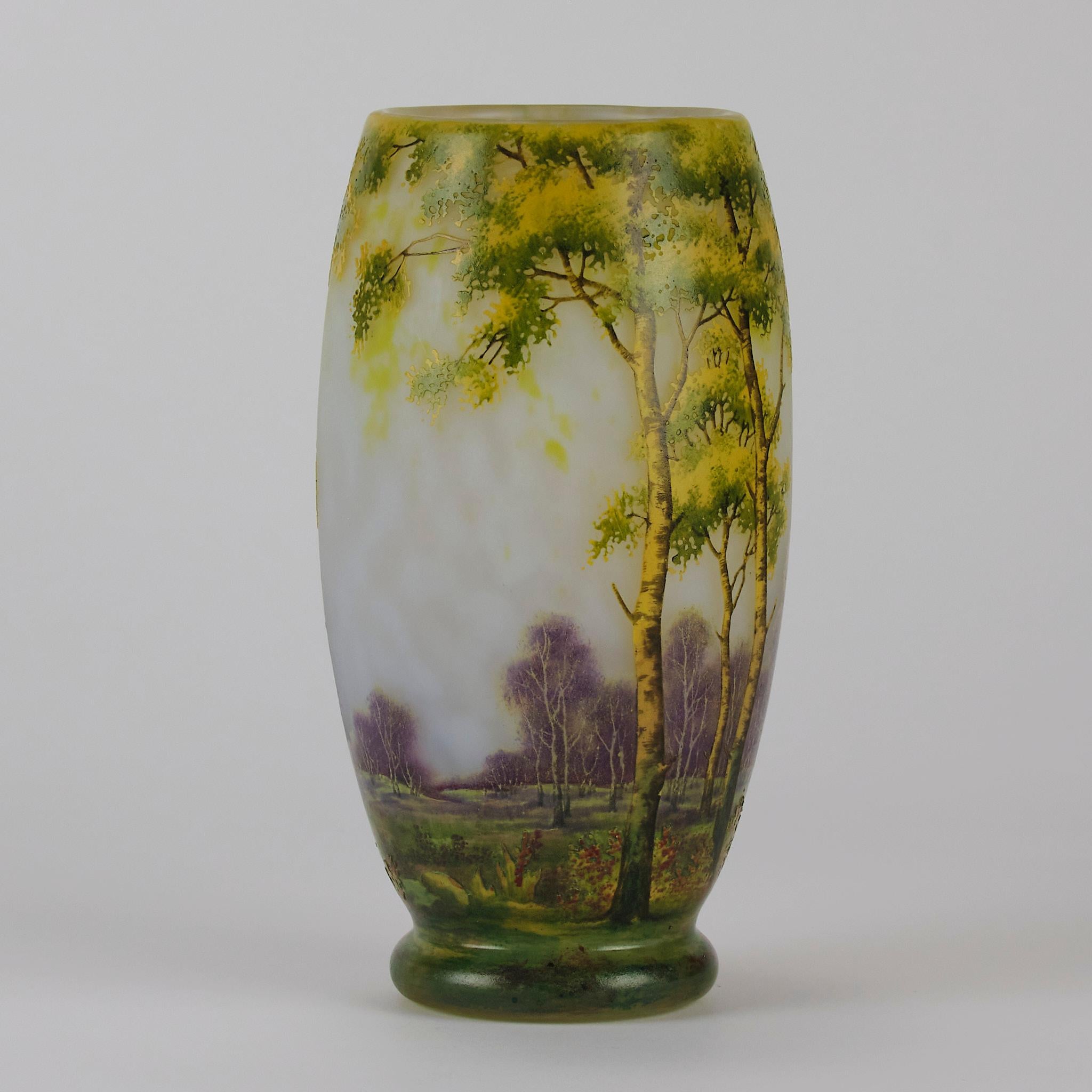 Verre Vase de paysage en verre camée du XXe siècle intitulé « Paysage d'été » par Daum en vente