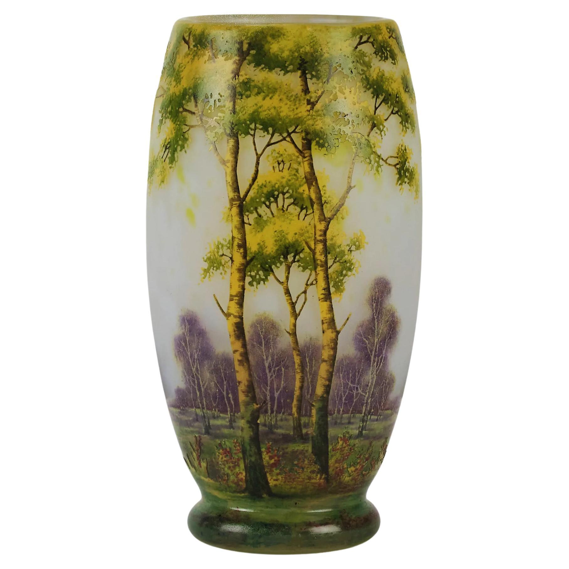 Vase de paysage en verre camée du XXe siècle intitulé « Paysage d'été » par Daum