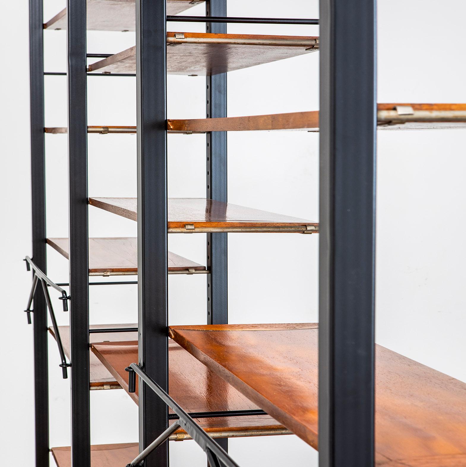 20th Century Campo & Graffi Bookcase in Metal and Wood for Home In Good Condition For Sale In Turin, Turin