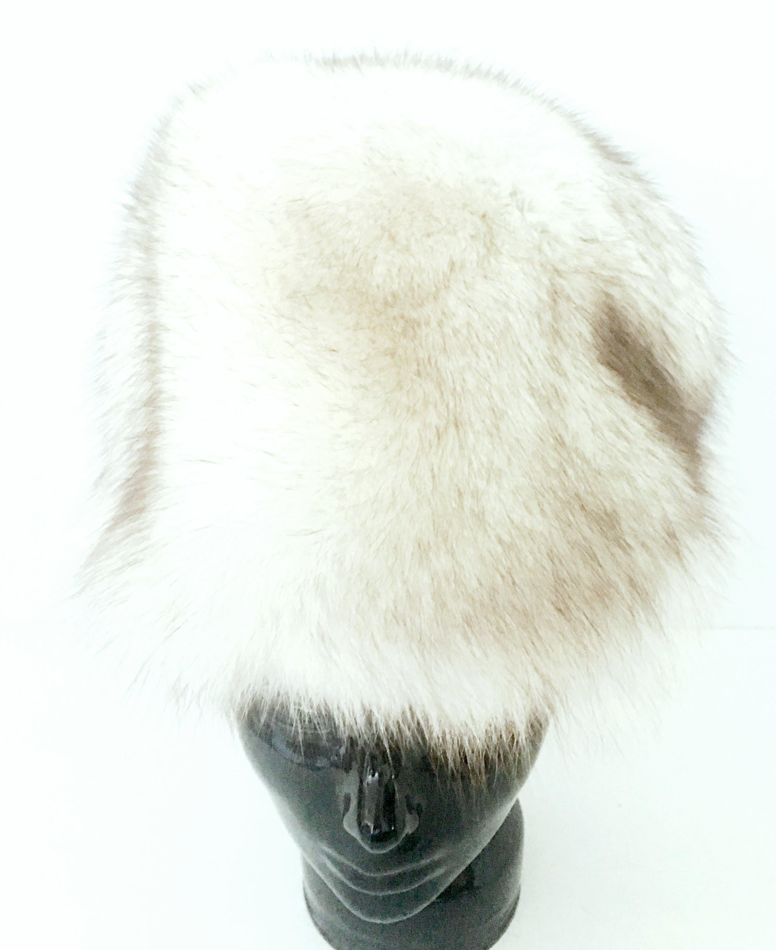 20th Century Luxurious Hand Made White & Brown Tip Canadian Fox Fur Hat. Fully lined with the original manufacturer tag in tact. Presents as new or lightly used in pristine condition. 
Fits like a women's size small-medium. Internal diameter is, 10