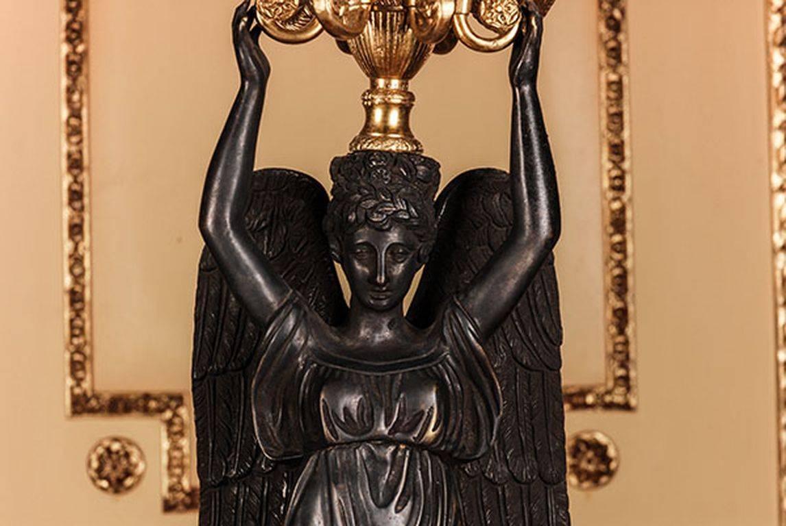 20ième siècle 20e siècle Chandelier d'après Pierre-Philippe Thomire en vente