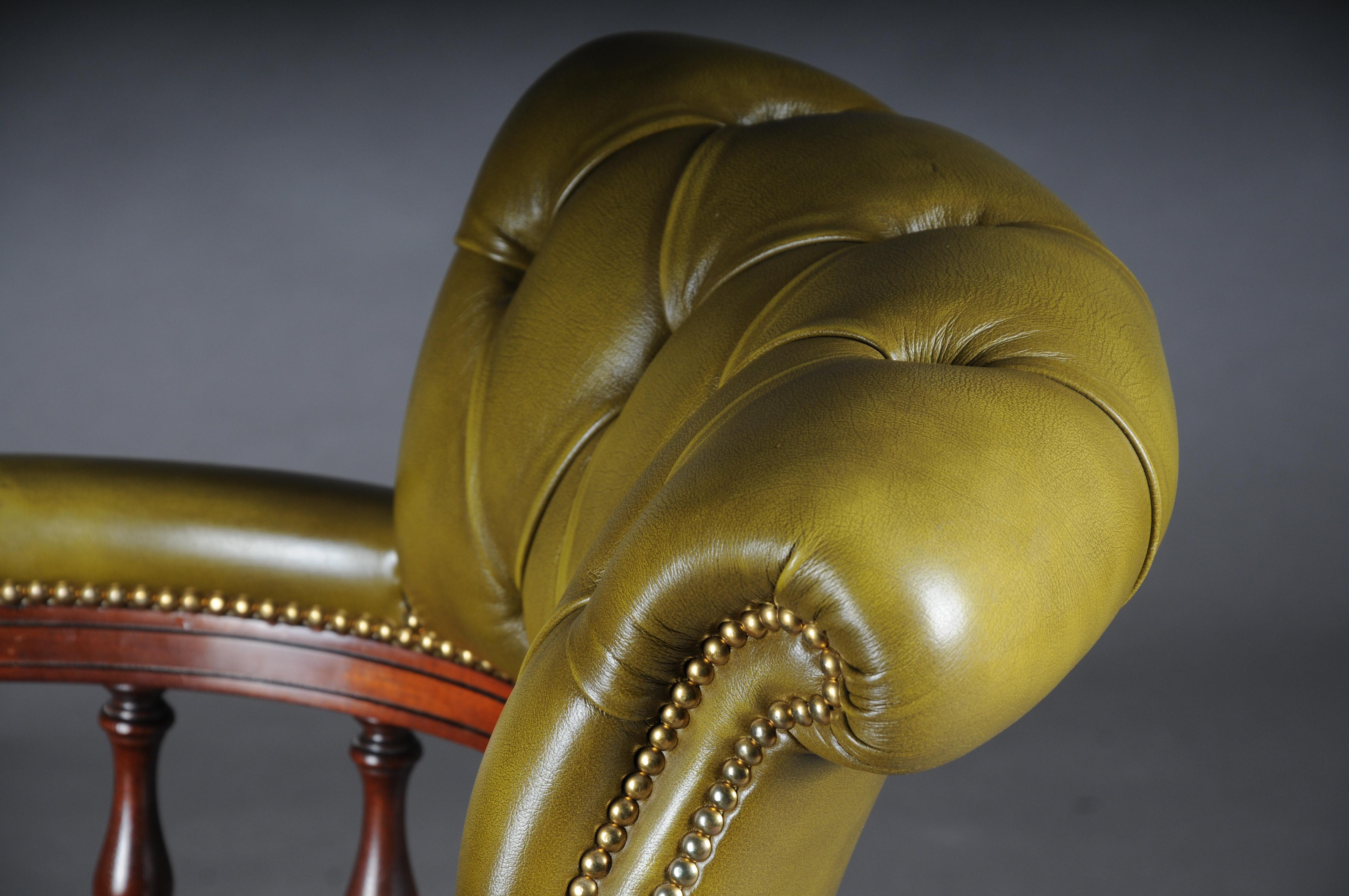 20th Century, Captain chair English Armchair Leather For Sale 6